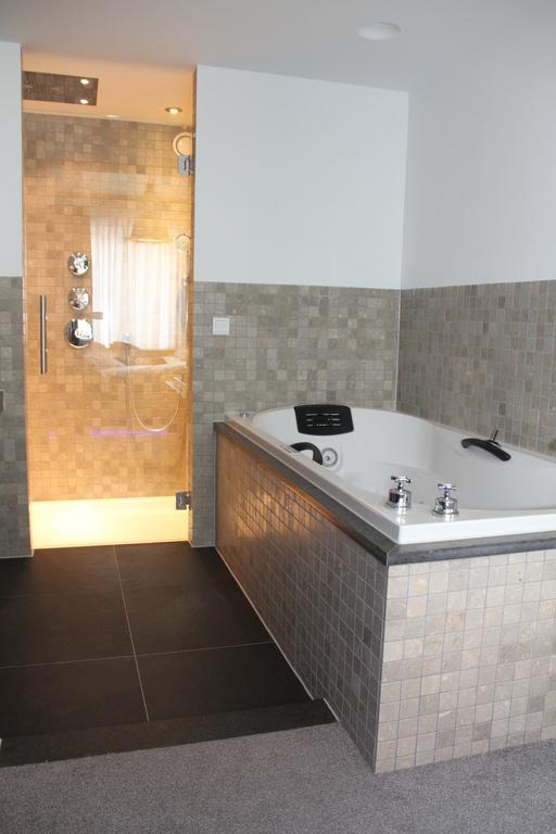 Villa Rubenshof Helmond Chambre photo